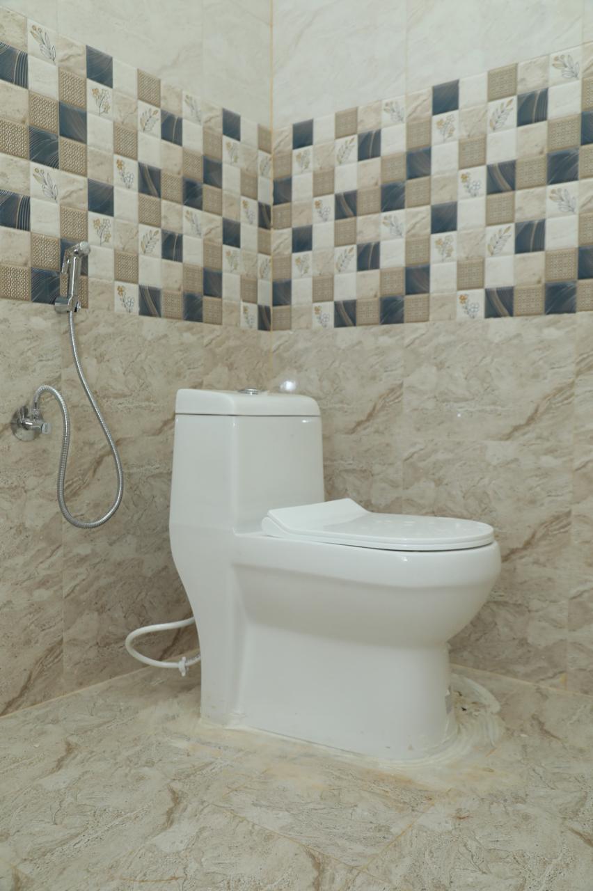 Spacious Bedroom with Attached Modern Bathroom 4